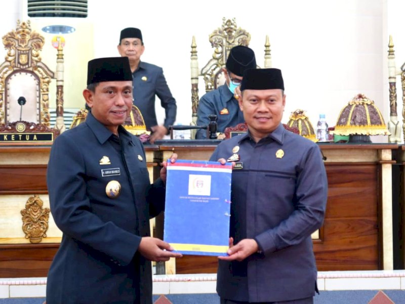 Bupati Wajo Amran Mahmud saat  Rapat Paripurna DPRD Wajo  Selasa (20/12/2022).