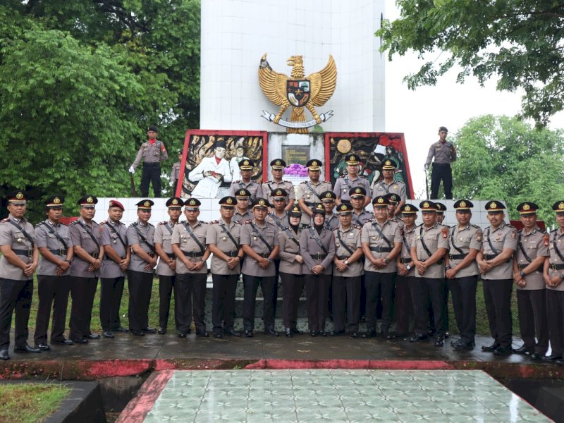 Kapolres Bulukumba Pimpin Ziarah ke TMP, Beri Pesan Sambut HUT Bhayangkara 