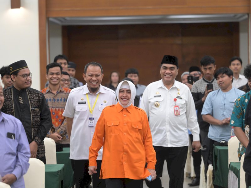 Ketua TP PKK Kota Makassar Indira Yusuf Ismail menghadiri pelatihan remaja masjid. 