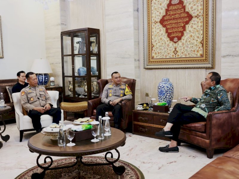 Wali Kota Makassar Moh Ramdhan Pomanto menerima silaturahmi Kapolres Pelabuhan yang baru, AKBP Restu Wijayanto. 