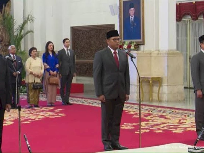 Presiden Joko Widodo (Jokowi) resmi melantik tiga wakil menteri (wamen) di Kabinet Indonesia Maju.