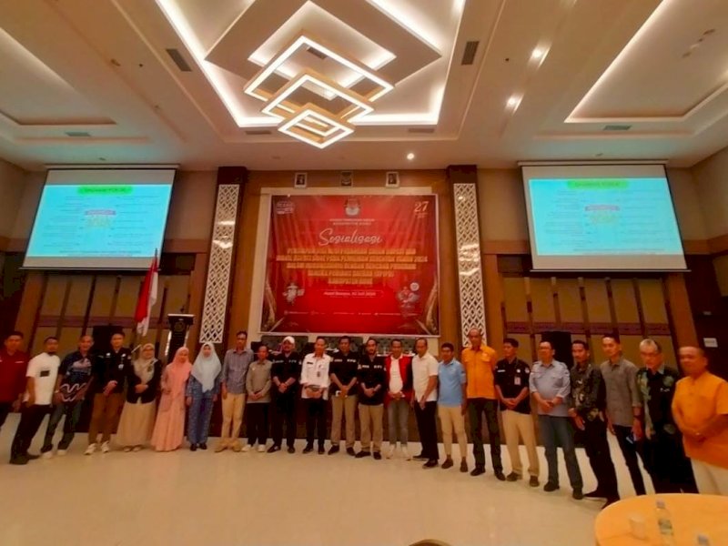 Sosialisasi persiapan visi misi Paslon Bupati dan wakil Bupati Bone untuk Pilkada serentak harus selaras dengan RPJPD Kabupaten Bone, di hotel Novena