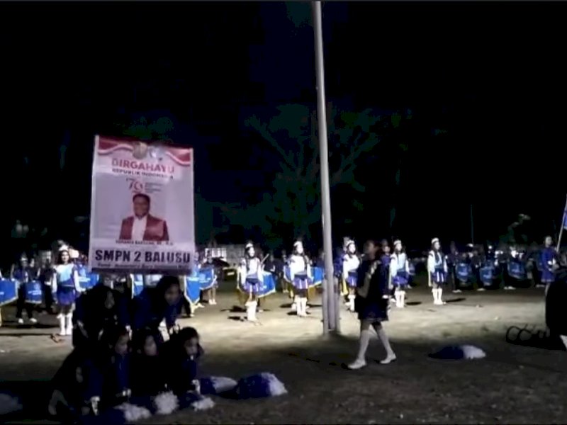 Pertunjukan marching band SMPN 2 Balusu kemarin malam