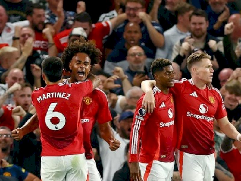 Pemain MU merayakan gol ke gawang Fulham. (int) 