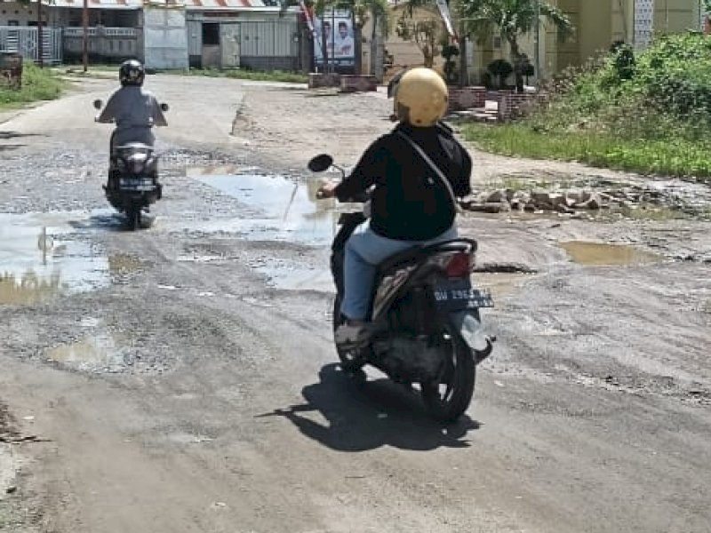 Kondisi jalan di Grandhill Atakkae (Foto: AE/PM)