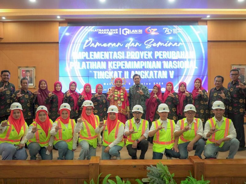 Kadis PU Makassar Zuhaelsi Zubir dan tim inovasi Gammara'nami (Foto: IST)