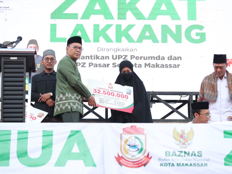 Pemkot Makassar Serahkan Bonus Tambahan 3 Pemenang MTQ Tingkat Sulsel
