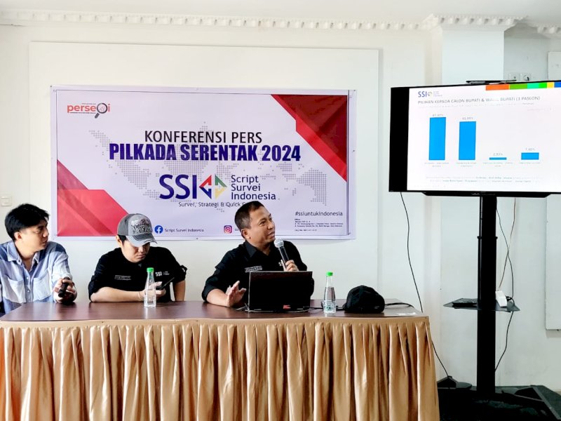 SSI memaparkan hasil survei Pilkada Lutim, Jumat  (13/09/2024) di De Capitol Cafe Kota Makassar.