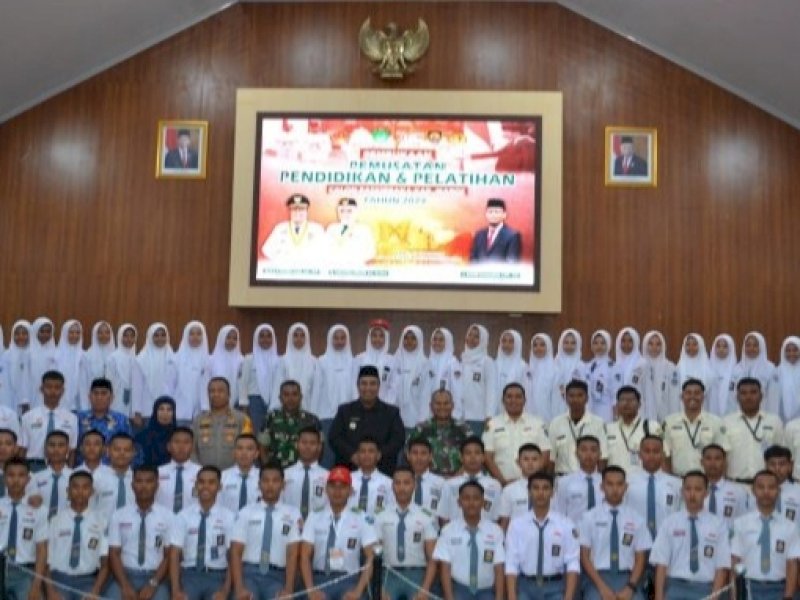 Bupati Tana Maros, Chaidir Syam buka latihan paskibra (Foto: IST)
