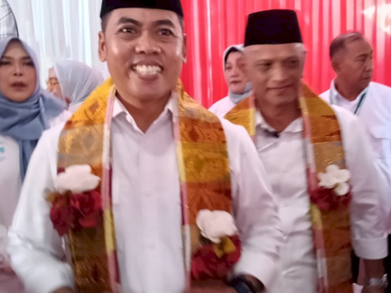 Pasangan Haji Andi Rosman dan Dr Haji Baso Rahmanuddin (Ar Rahman) mendaftar di KPU Wajo, Rabu (28/08/2024). (Foto: IST)