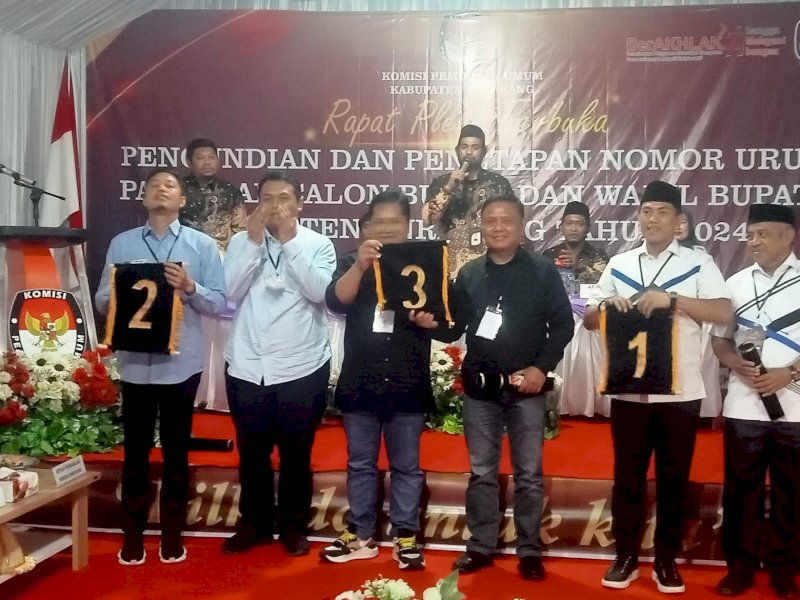 Pengundian nomor urut cabup-cawabup Enrekang. 