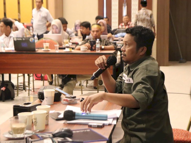 Koordiv Pencegahan, Parmas, dan Humas Bawaslu Bone yang juga selaku Penanggungjawab Timfas Pengawasan Tahapan Pemutakhiran Data Pemilih, Muhammad Aris.
