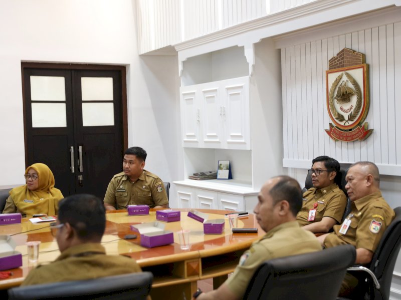 Pj Sekretaris Daerah Kota Makassar Firman Pagarra menghadiri rapat persiapan implementasi Portal Administrasi Pemerintahan (PAP). 