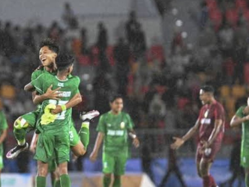 Tim sepakbola Jatim usai menaklukkan tuan rumah Aceh di semifinal. (Foto: INT)