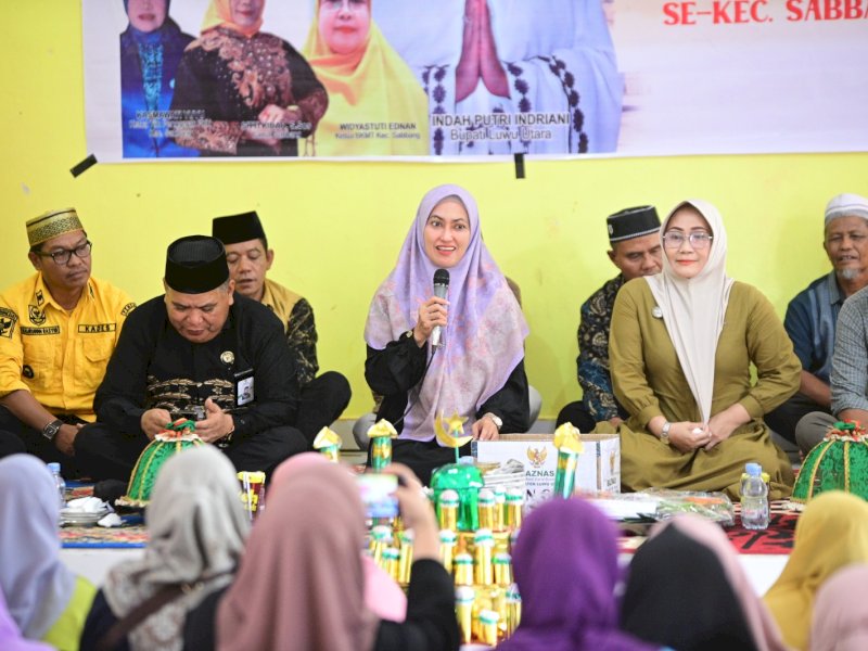 Bupati Lutra, Indah Putri Indriani saat hadiri peringatan Maulid Nabi di Kecamatan Sabbang. (Foto: IST)