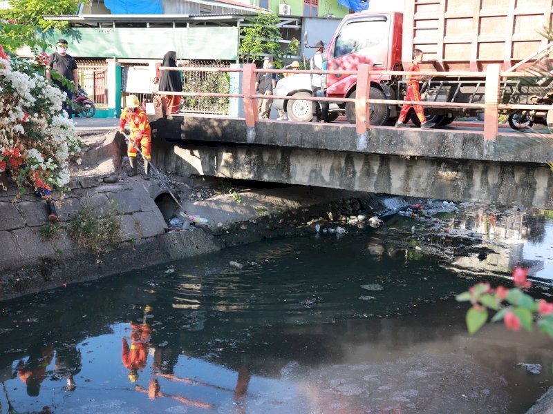 kegiatan Pembersihan Kanal Barabaraya Timur dan Selatan, Jl Inspeksi Kanal. 