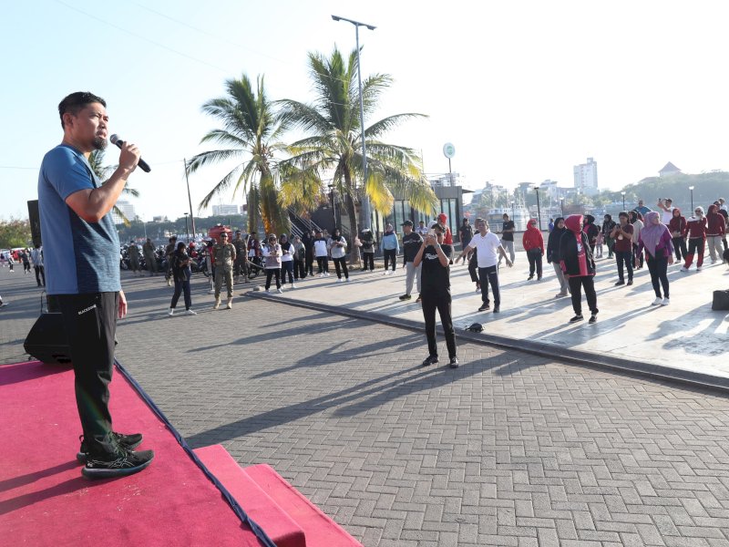 Kegiatan senam sehat bersama Pjs Walikota Makassar, Andi Arwin Azis. (Foto: IST)