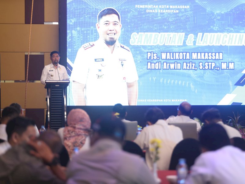 Pjs Walikota Makassar, Andi Arwin Azis saat melakukan launching aplikasi SRIKANDI. (Foto: IST)