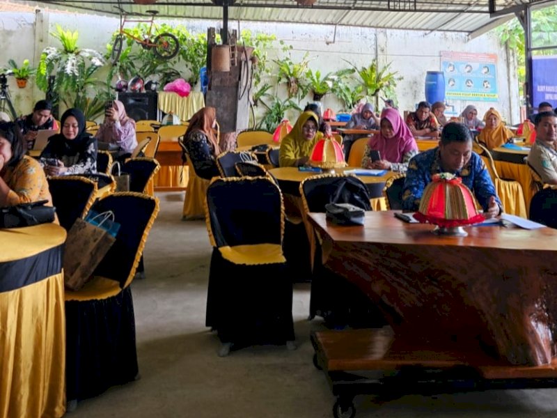 Para peserta sedang mengikuti sosialisasi dan bimtek SP4N Lapor. (Foto: IST)