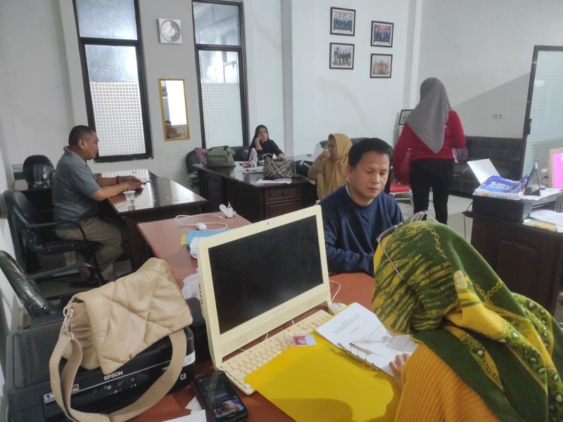 Proses pendaftaran calon anggota KIP Sulbar. 