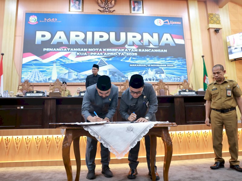 Penandatanganan KUA-PPAS untuk APBD 2025 di DPRD Makassar. 