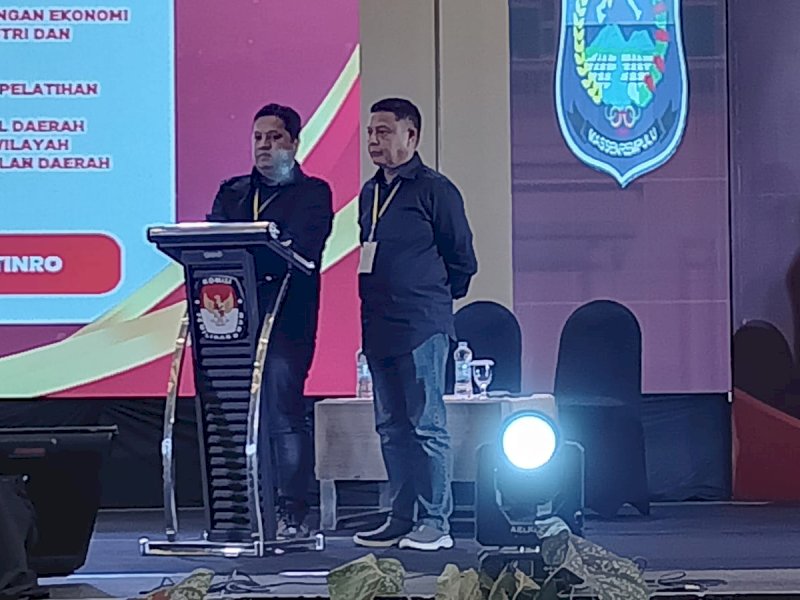 Pasangan Irpan-Deswanto dalam sesi debat kedua Pilkada Enrekang. 