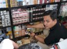 Pemkab Luwu Utara dan Bea Cukai Malili Lakukan Operasi Rokok Ilegal di Mini Market