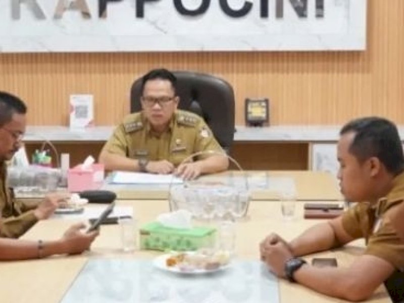 Camat Rappocini mengadakan rapat koordinasi persiapan penilaian Adipura. (Foto: MDS)