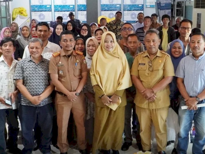 Kegiatan pengelolaan arsip statis di Kecamatan Wajo. (Foto: IST)