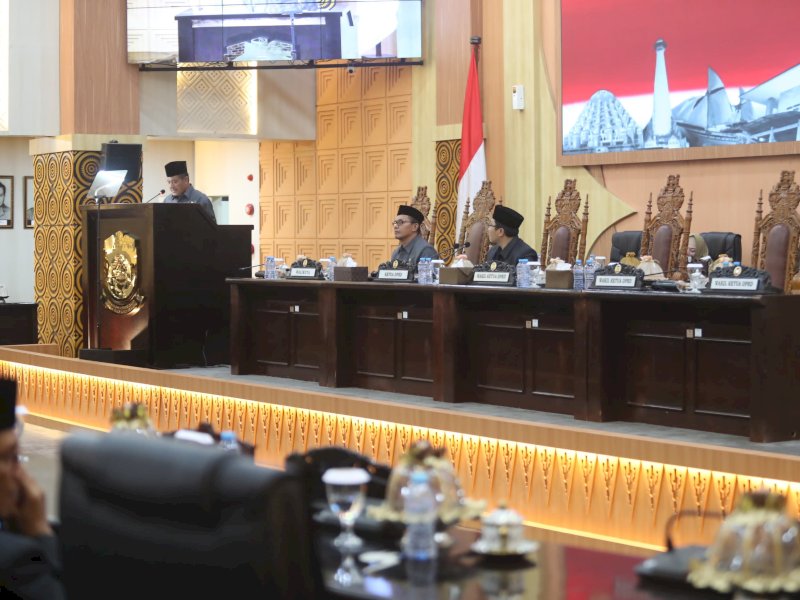 Rapat paripurna DPRD Makassar. 