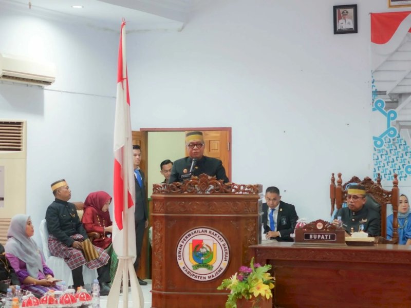 Sekda Sulbar, Muh Idris saat menghadiri rapat HUT Majene. (Foto: IST)