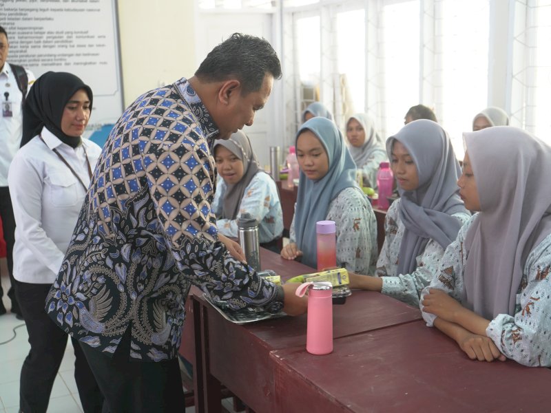 Pemprov Sulbar kembali melakukan simulasi makan siang bergizi, Rabu (4/12/2024).