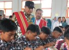 Momen Bahtiar Uji Coba Makan Bergizi  Gratis di SMKN 1 Sumarorong Mamasa