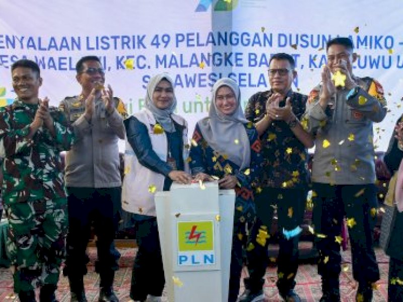 Pertama Kali Diterapkan di Luwu Utara, Bupati Indah Resmikan Listrik Desa dengan Teknologi SuperSUN