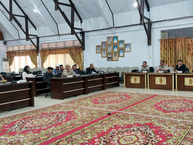RDP di DPRD Wajo terkait pelayanan di Kantor ATR/BPN.
