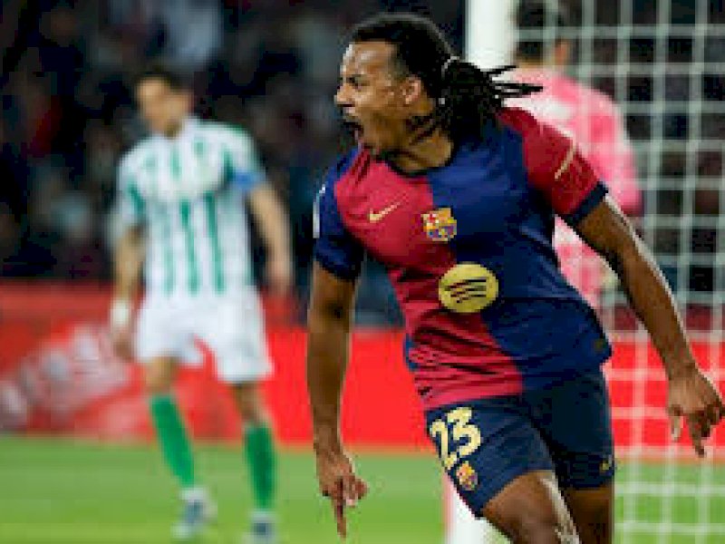 Pemain Barcelona merayakan gol ke gawang Real Betis. (int) 