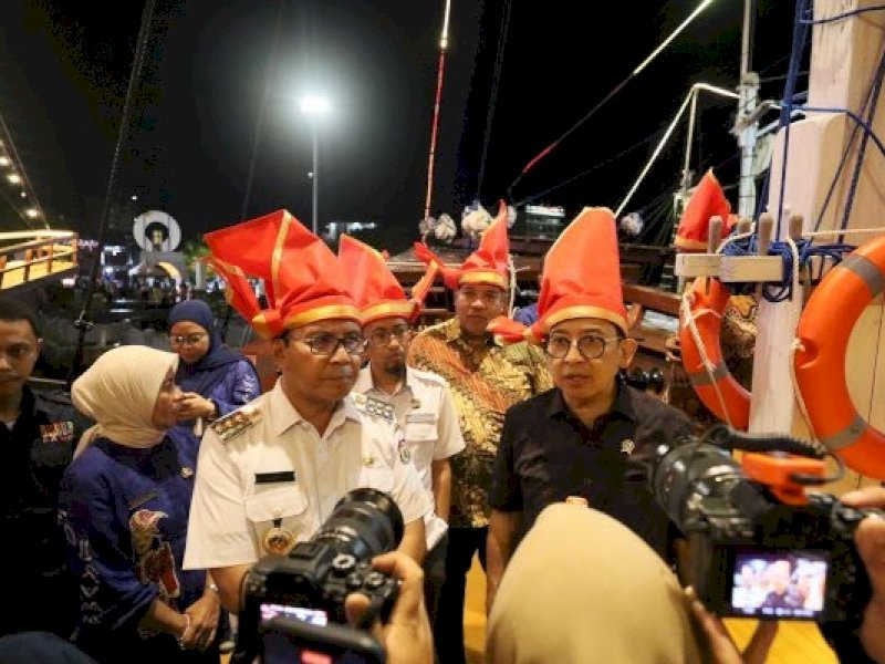 Danny Jamu Menkebud Fadli Zon di Atas Kapal Pinisi Adama &nbsp;