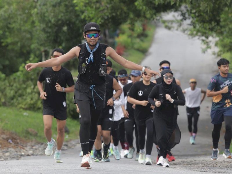 Peduli Lingkungan, Komunitas PRC Elevasi Run ke ODTW Air Panas Pincara Lutra