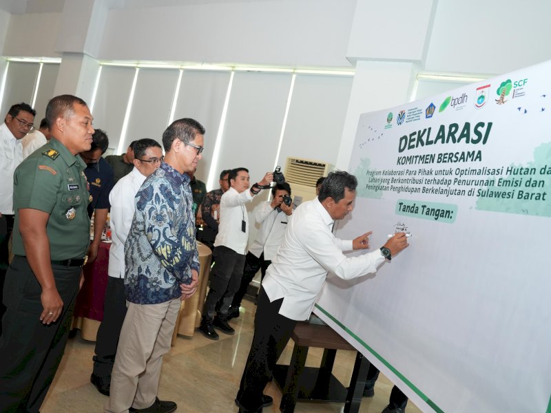 Pj Gubernur Sulawesi Barat Bahtiar Baharuddin menghadiri workshop kick off meeting program result based payment (RBP) di Hotel Maleo. 