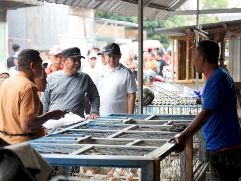 Pantau Harga di Pasar Majene, Pj Gubernur Bahtiar Dorong GPM Sasar Kecamatan