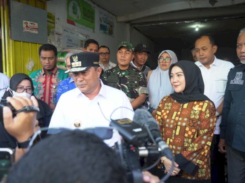 Pj Gubernur Bahtiar Wakil Ketua DPRD Sulbar Pantau Harga di Pasar Tradisional Mamuju&nbsp;