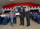 Bupati Maros Serahkan Sertifikat ADWI 2023 Kepada Kades Salenrang