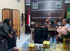 Kades Blak-blakan Soal Polemik Buku Biografi Kajari Enrekang: Kita Beli Terpaksa 