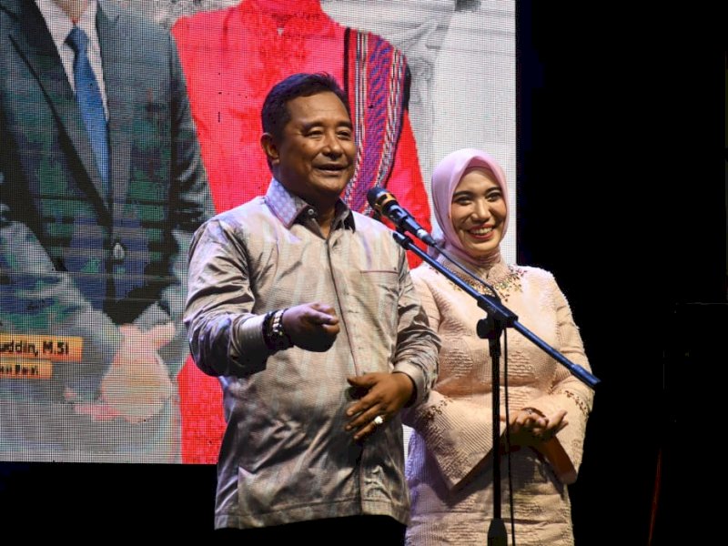 Bahtiar Baharuddin bersama istri Sofha Marwah. 