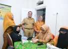Hitung Mundur Akhir Masa Jabatan Danny: Bareng Istri Resmikan Posyandu di Paropo