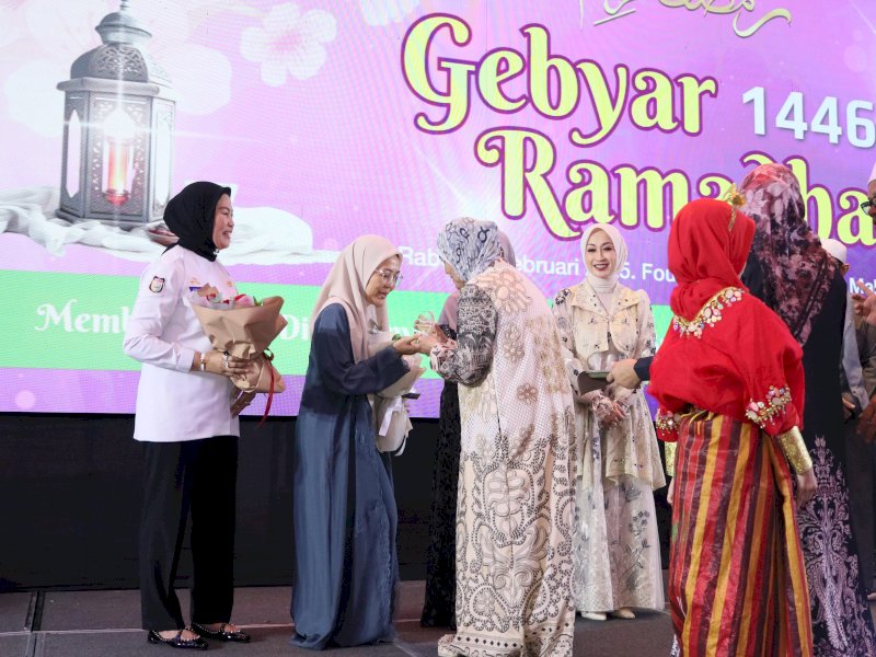 Ketua TP PKK Kota Makassar, Melinda Aksa, menghadiri acara Gebyar Ramadan yang digelar oleh Yayasan Tasuri Berkah Amiin. 