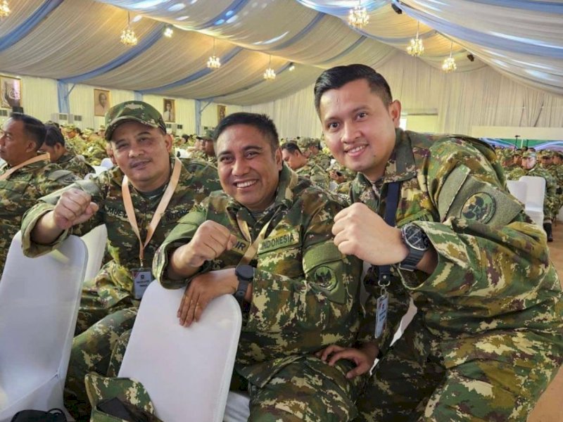 Bupati Maros Chaidir Syam (tengah) saat retret di Akmil Magelang. 