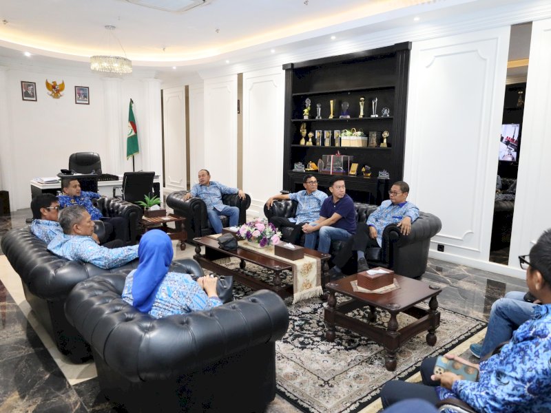 Ketua APINDO Sulsel, Suhardi menemui Wali Kota Makassar Munafri Arifuddin, di ruang kerjanya. 