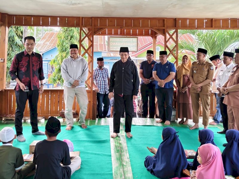 Menag mengunjungi Desa Ulaweng Cinnong yang tengah dirintis menjadi pilot project Kampung Sakinah. 