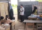 Anggota DPRD Wajo Kunjungi 'Sekolah Kandang Ternak' SD 408 Ongkoe: Miris Sekali! 